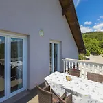 Sumertime Villa *