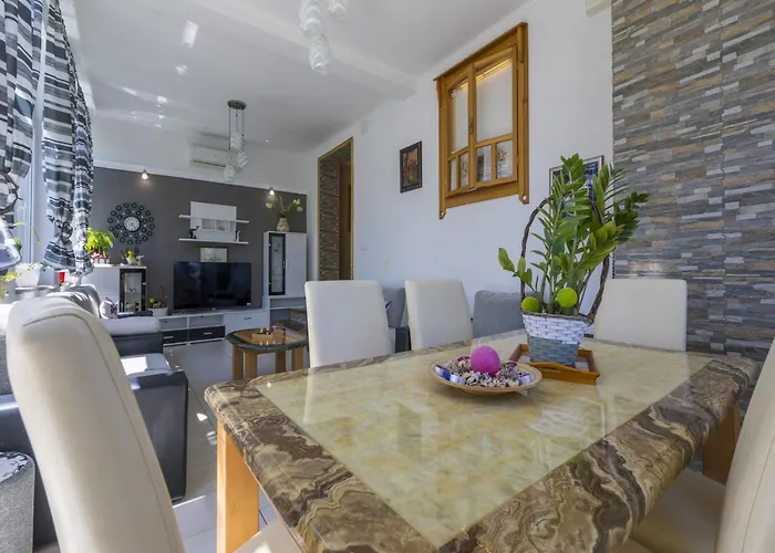 Sumertime تْسْغيكفانِتْسا